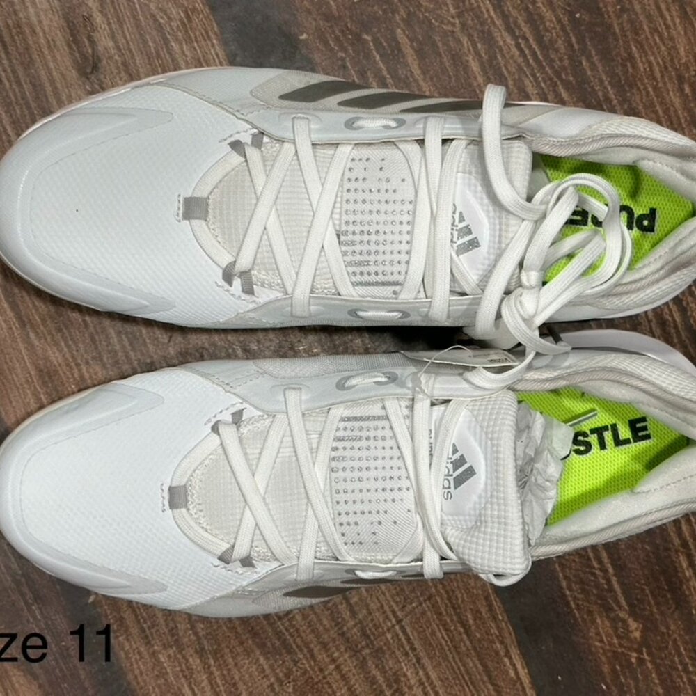 Adidas Womens Softball cleats Sz 11